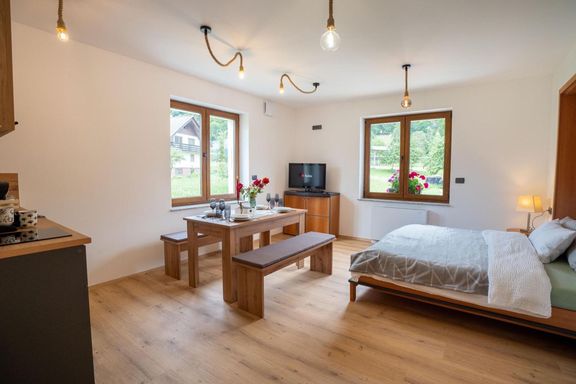 Aparthotel Hom At Vintgar Zgornje Gorje Szoba fotó